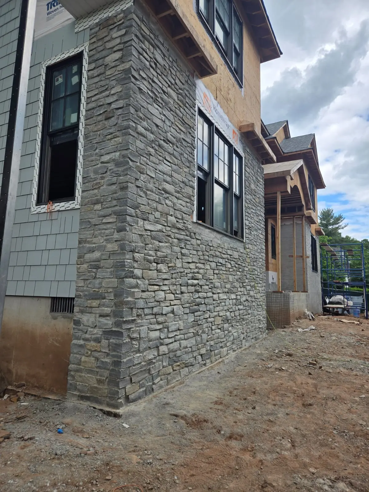 Metal reinforcement pool foundation